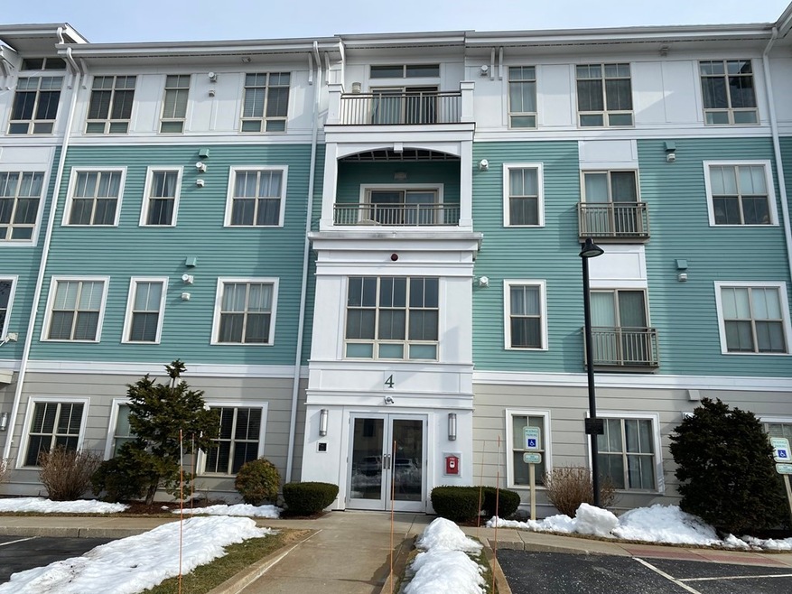 4 Repton Cir unit 4315, Watertown, MA 02472 - photo 1