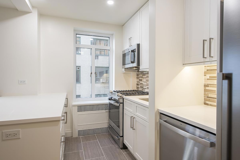 Goodhue House unit 8K, New York, NY 10016 - photo 1
