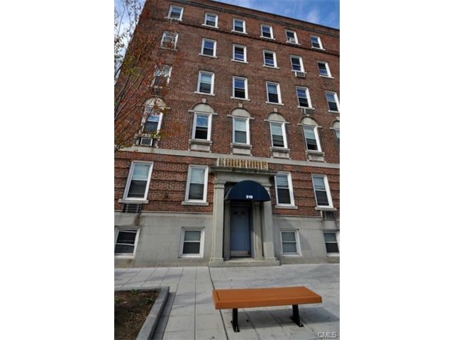218 Bedford St unit 4A, Stamford, CT 06901 - photo 1