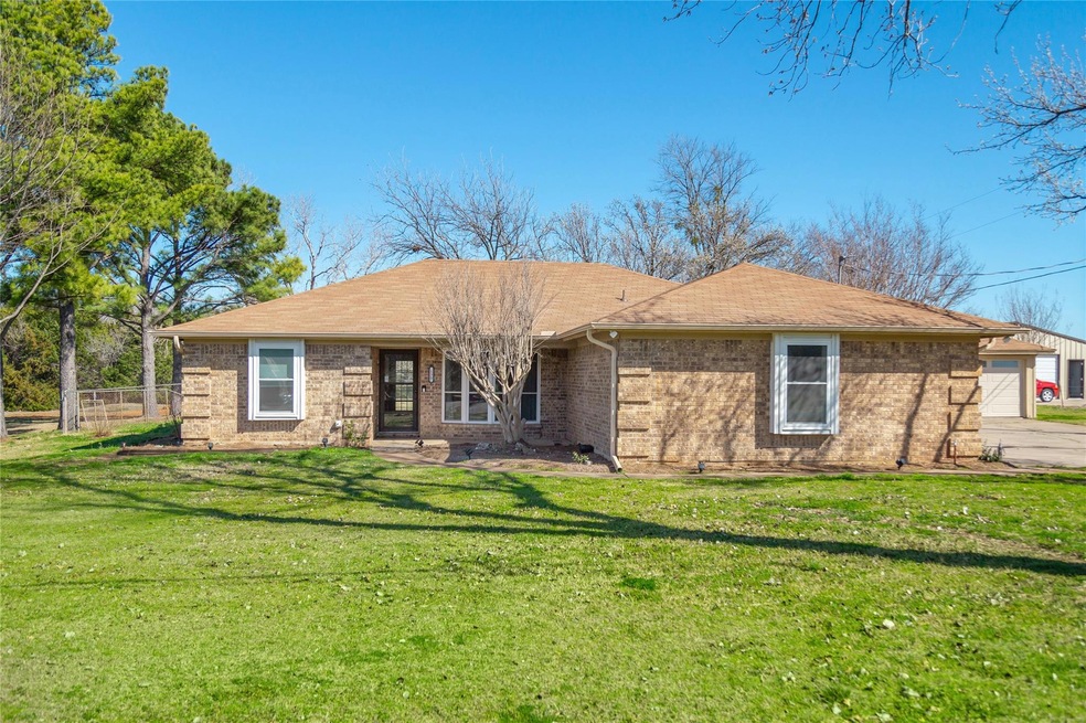 130 Trailwood Dr, Joshua, TX 76058 - photo 1