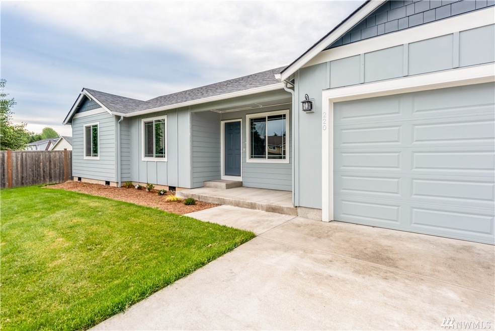 220 Wind River Dr, Chehalis, WA 98532 - photo 1