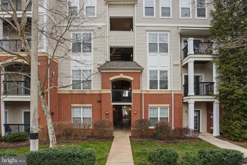 11327 Aristotle Dr unit 5-109, Fairfax, VA 22030 - photo 1