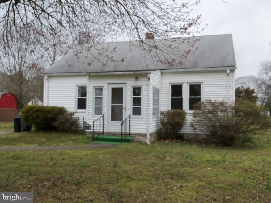 119 Cedar Ave, Colonial Beach, VA 22443 - photo 1