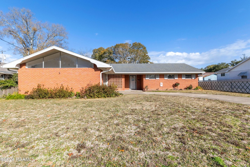 540 W Gum Ave, Eunice, LA 70535 - photo 1