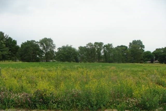 4237 S Warlance Ln, Janesville, WI 53548 - photo 1