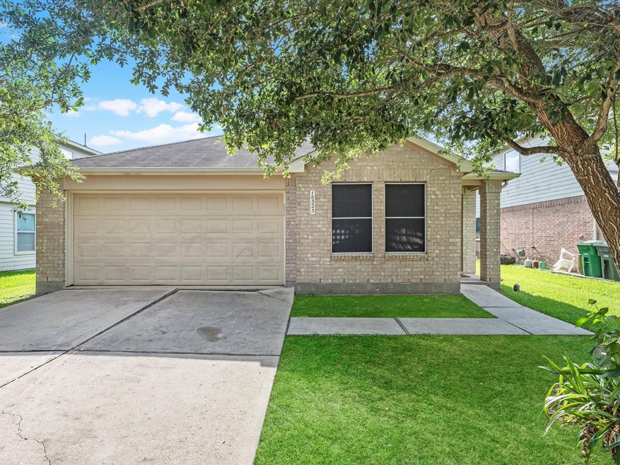 10323 Hinesburg Ct, Houston, TX 77075 - photo 1