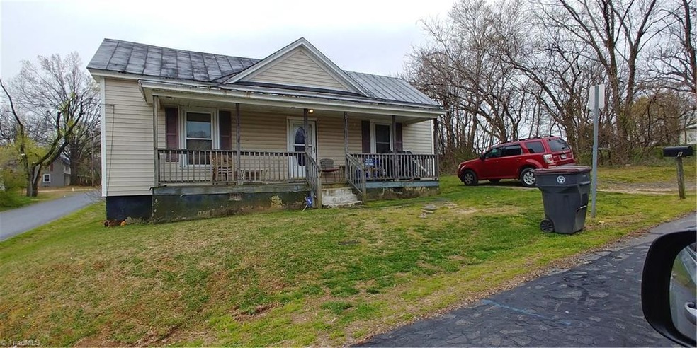 511 East St, Reidsville, NC 27320 - photo 1