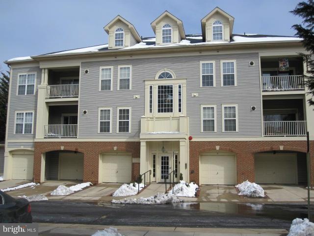 11315 Westbrook Mill Ln unit 301, Fairfax, VA 22030 - photo 1