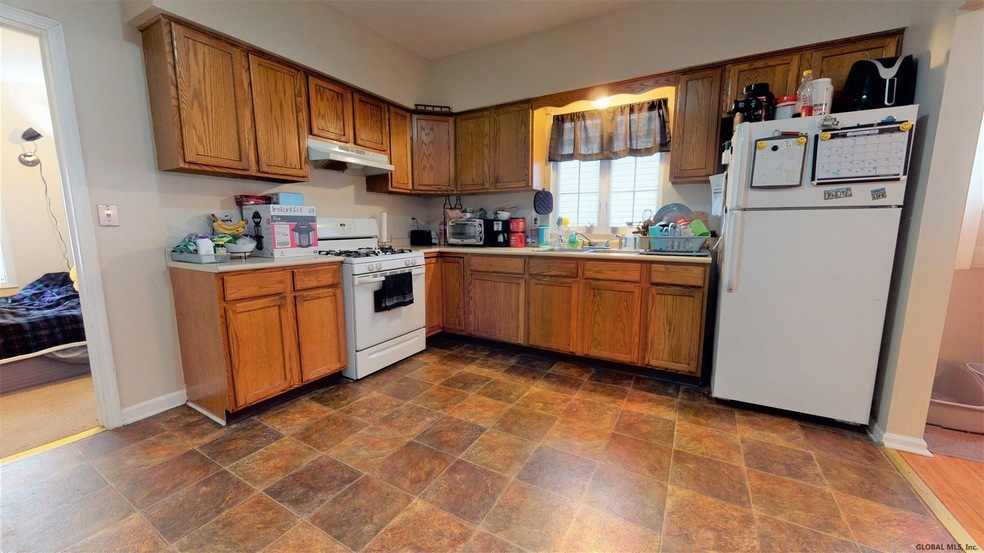 71 N Allen St unit 2, Albany, NY 12203 - photo 1