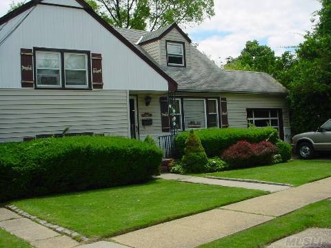 3125 Oceanside Rd, Oceanside, NY 11572 - photo 1