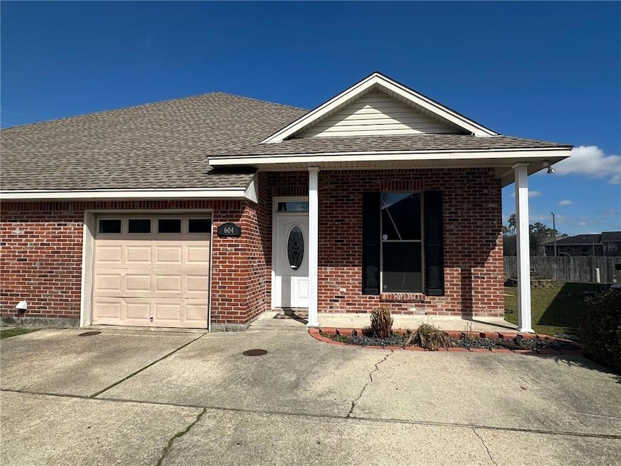 604 W Howze Beach Rd unit B, Slidell, LA 70458 - photo 1