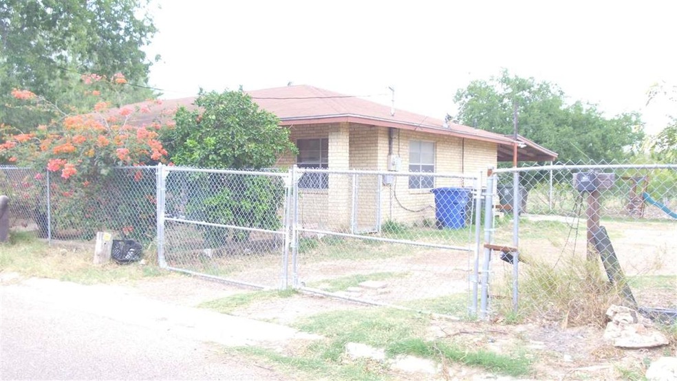 1705 San Enrique Ave, Laredo, TX 78040 - photo 1