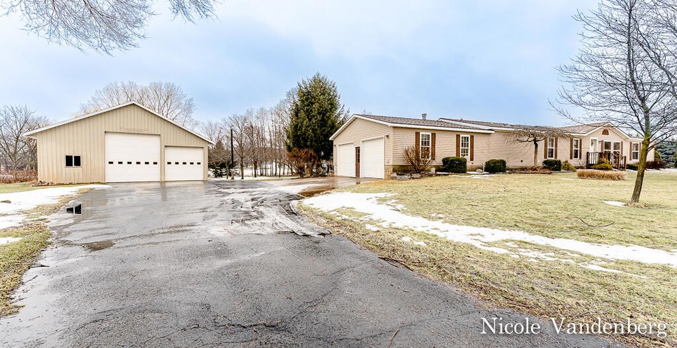 7574OrchardCircle02Lores