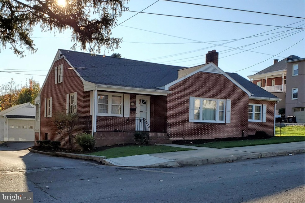 210 E 3rd St, Waynesboro, PA 17268 - photo 1