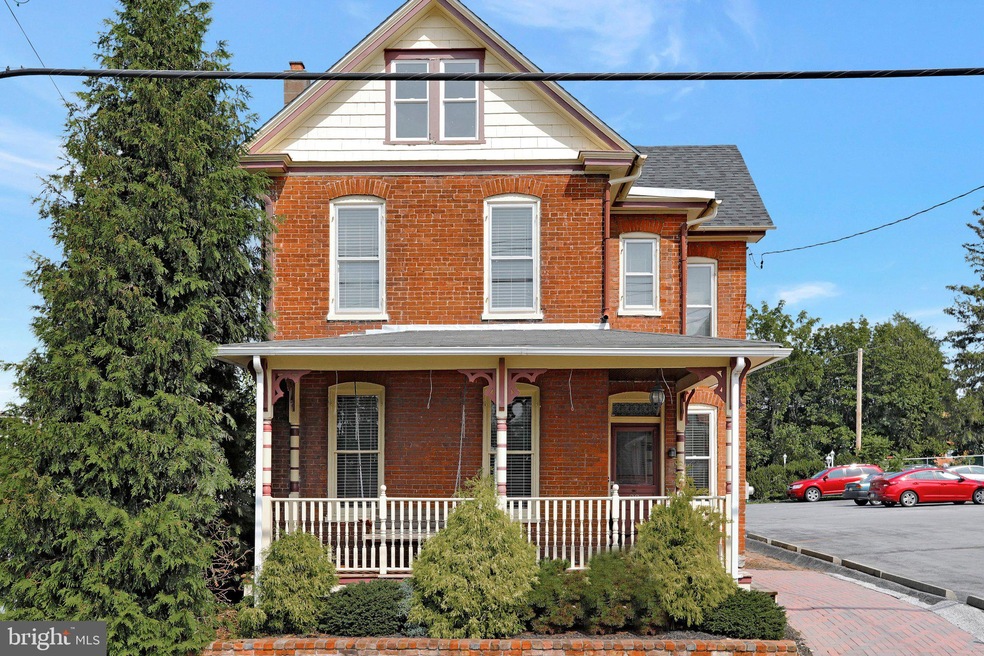 23 W 2nd St, Waynesboro, PA 17268 - photo 1