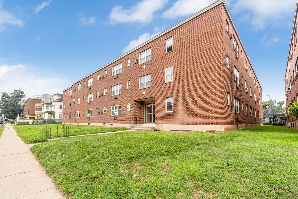 24 Merrill St unit C5, Hartford, CT 06106 - photo 1