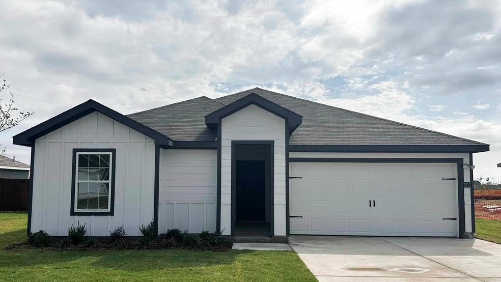 3813 Pilatus Ave, Corsicana, TX 75110 - photo 1