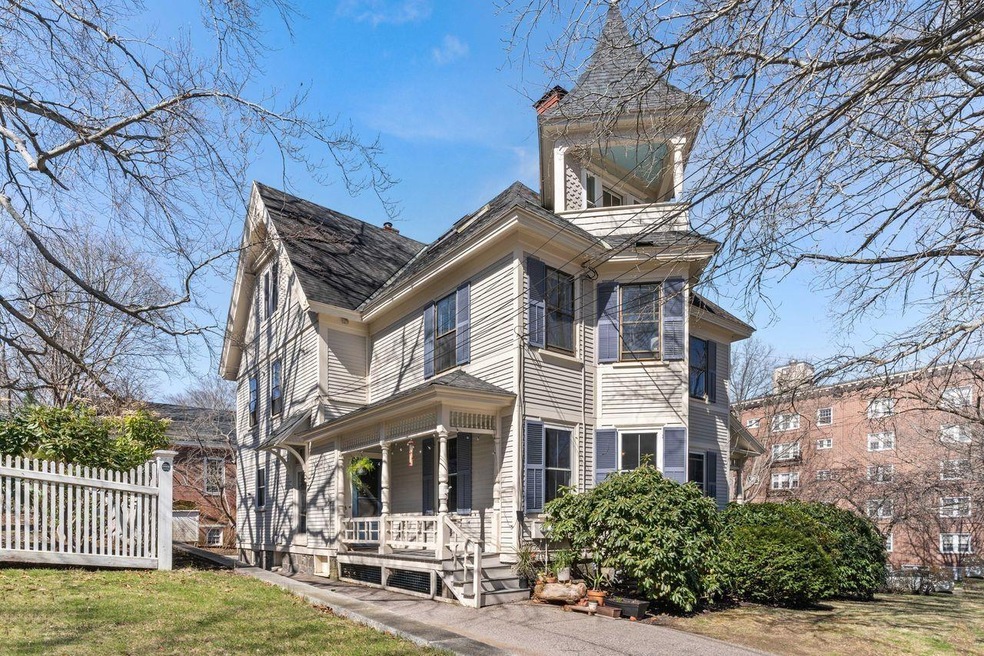 264 Rockland St unit 1, Portsmouth, NH 03801 - photo 1