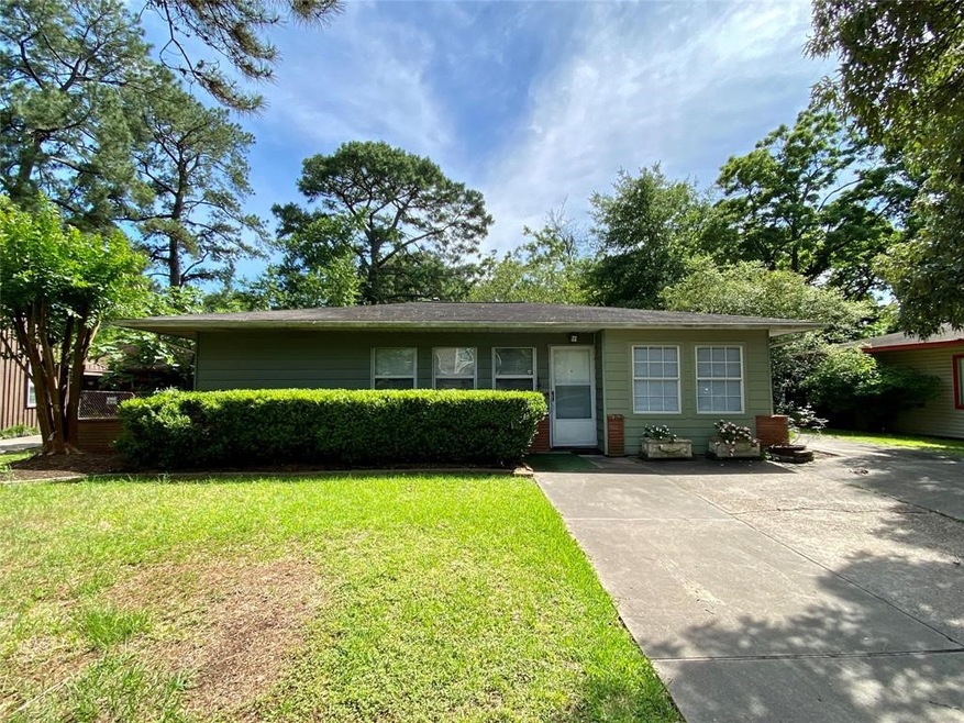 939 W 43rd St, Houston, TX 77018 - photo 1