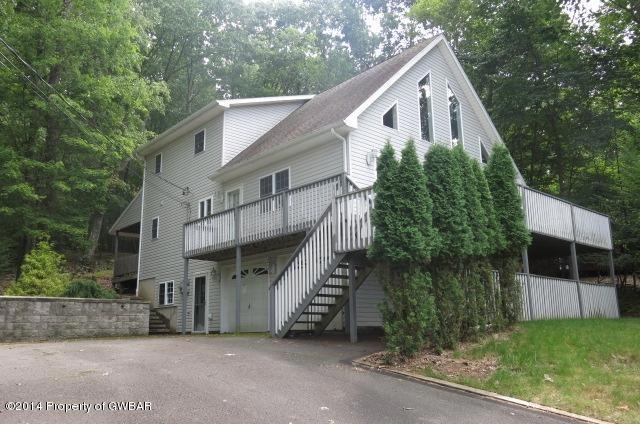 211 Bear Run Dr, Drums, PA 18222 - photo 1