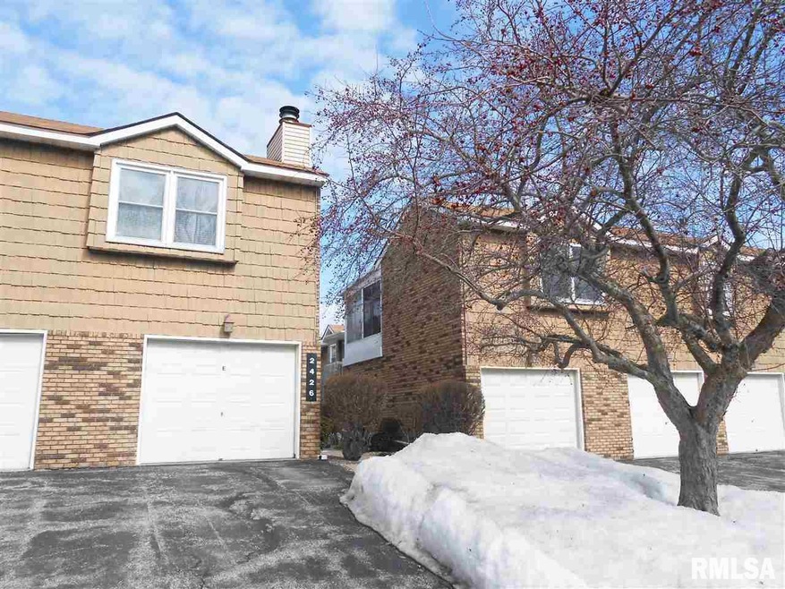 2426 E 51st St unit E, Davenport, IA 52807 - photo 1