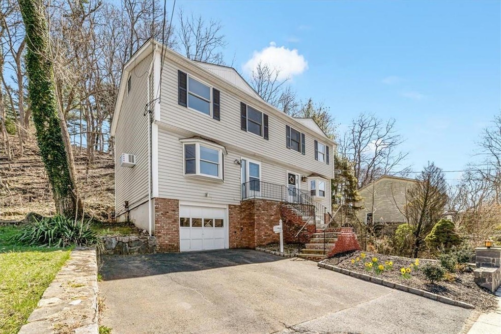 162 Maple St, Croton On Hudson, NY 10520 - photo 1