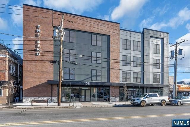 For Rent $3,000/month • Co-Listing Agent