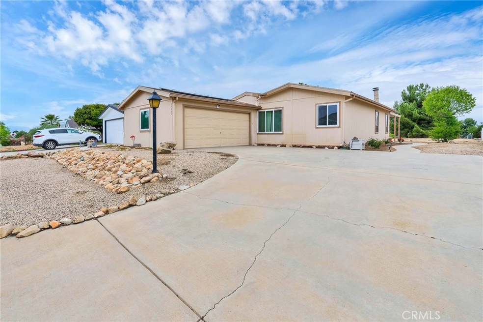 24800 Cornstalk Rd, Wildomar, CA 92595 - photo 1