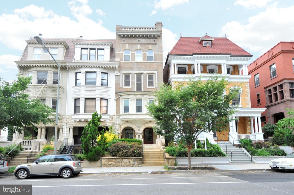 2011 Columbia Rd NW unit 4, Washington, DC 20009 - photo 1