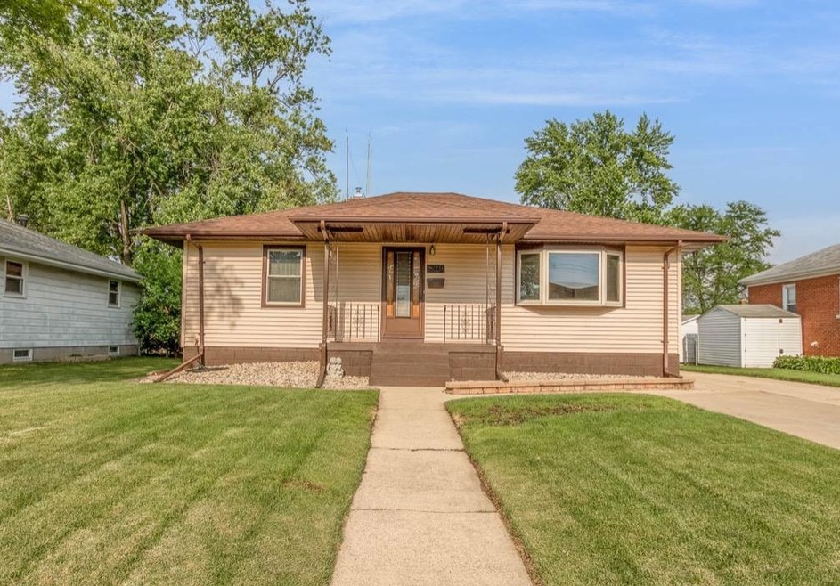 829 N Broad St, Griffith, IN 46319 - photo 1