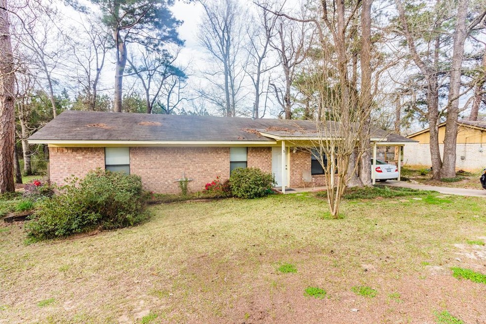 211 Tillman St, Lufkin, TX 75901 - photo 1