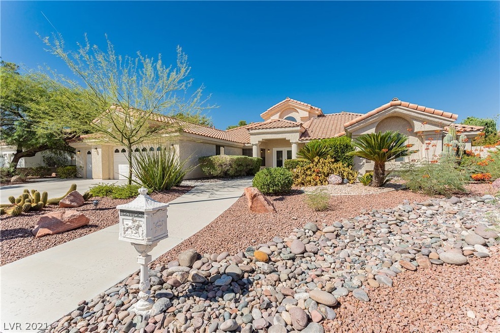 Well maintained desert mature desert landscaping.