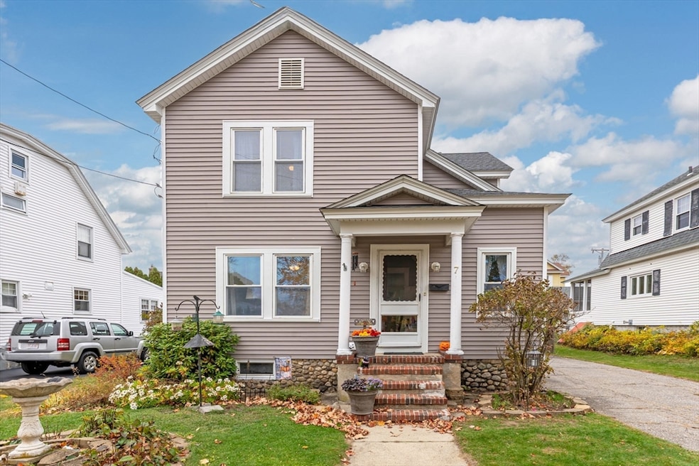 7 Washington Pkwy, Lowell, MA 01851 - photo 1