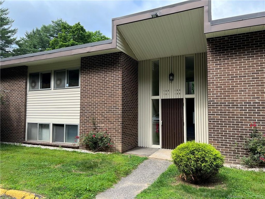 229 Bacon Pond Rd unit 123, Woodbury, CT 06798 - photo 1