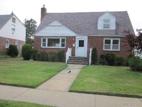 748 Park Ln S, Franklin Square, NY 11010 - photo 1