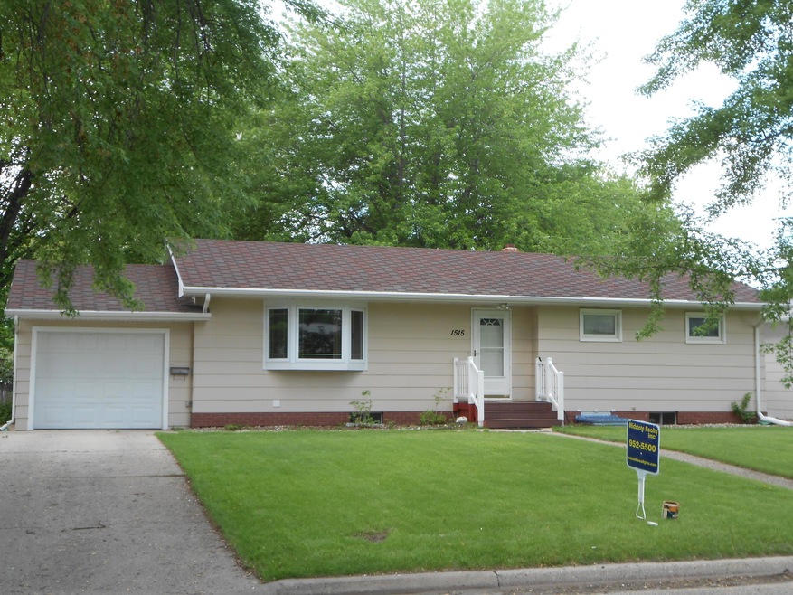 Front of Home<|><|>