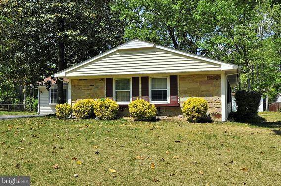 12925 Victoria Heights Dr, Bowie, MD 20715 - photo 1