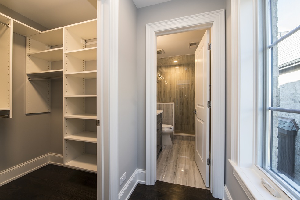 180 N Willow Rd, Elmhurst, IL 60126 - photo 1