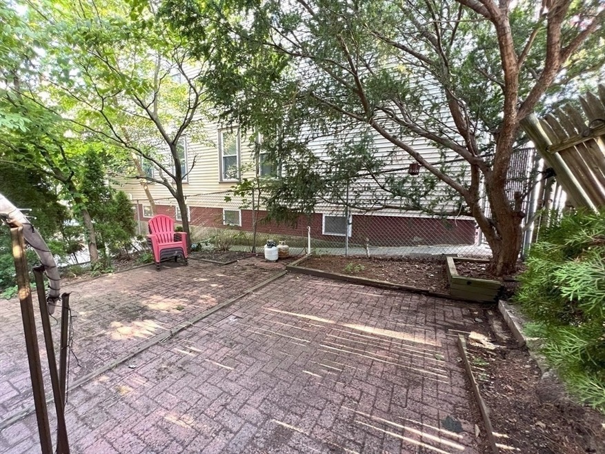 633 E 8th St unit 1, Boston, MA 02127 - photo 1