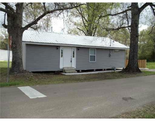 Photo. Corner lot