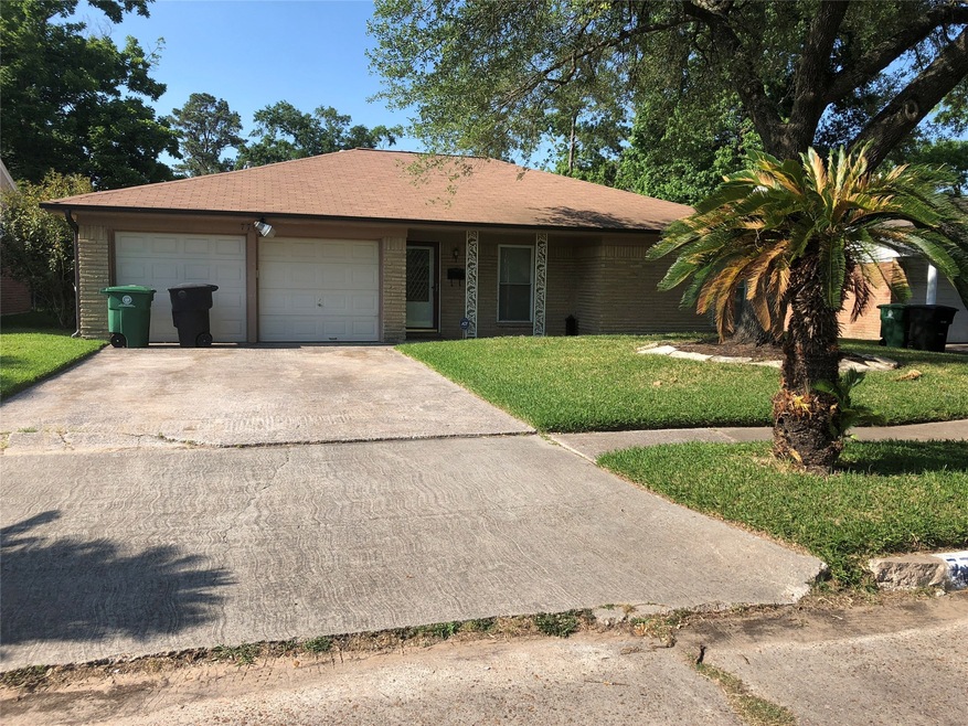 7705 Sterlingshire St, Houston, TX 77016 - photo 1