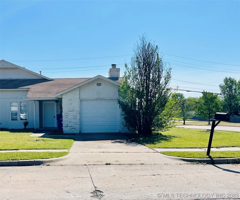 1607 N Hickory Ave, Broken Arrow, OK 74012 - photo 1