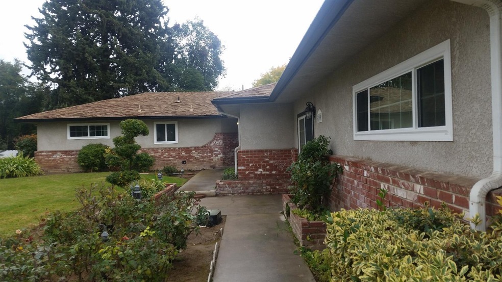 Large home near Van ness extension on a 1/2 ac lot