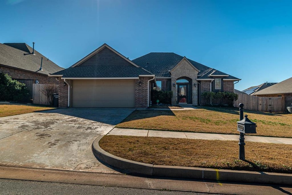 2508 SE 10th St, Moore, OK 73160 - photo 1