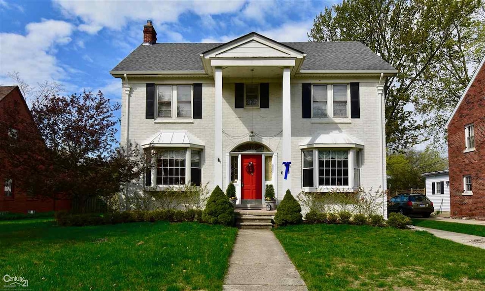 1317 Kensington Ave, Grosse Pointe Park, MI 48230 - photo 1