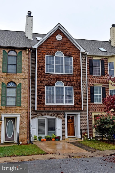 114 Victoria Square, Frederick, MD 21702 - photo 1