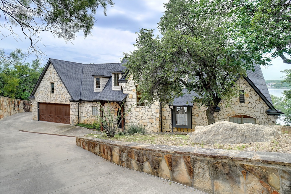 Pending $1,500,000 • Co-Listing Agent
