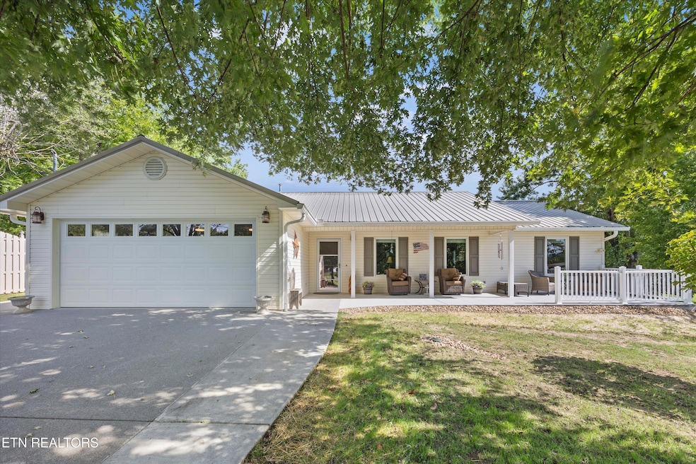 344 Park View Cir, Pigeon Forge, TN 37863 - photo 1