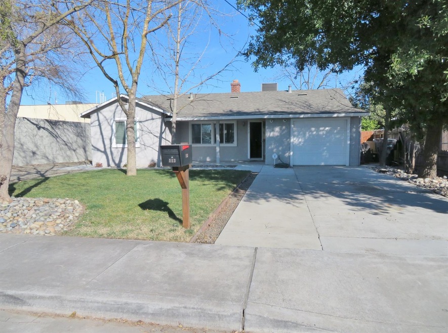 113 S Lee Ave, Oakdale, CA 95361 - photo 1