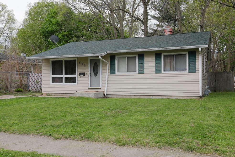 815 S Constantine-102